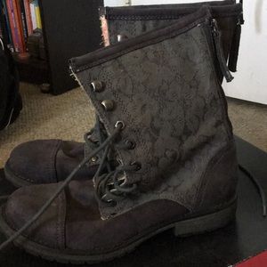 Roxy boots